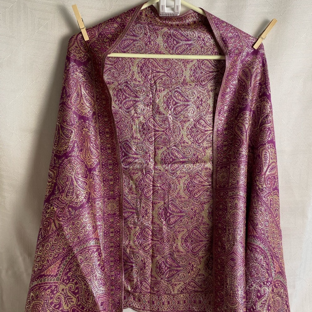 Elegant Paisley Pashmina Wrap - Purple and Gold